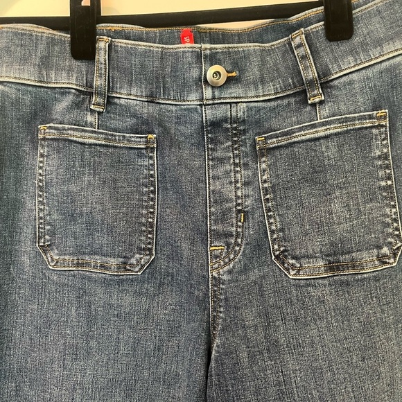 SPANX Cropped Ankle Length Wide Leg Jeans in Shaded Blue, Size Large - Picture 5 of 12